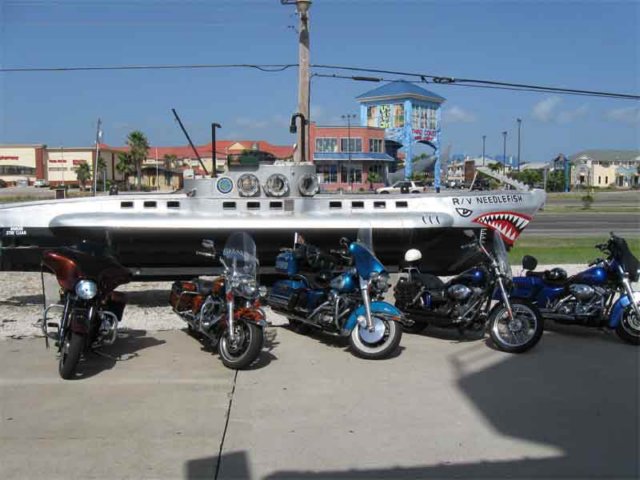 offtothesubmarineraces.jpg