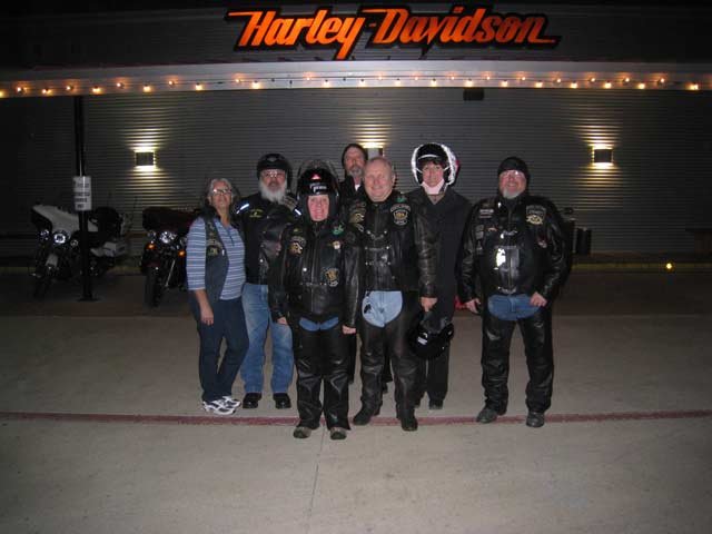 chaptermembersreadydinnerridetoblakescafe.jpg