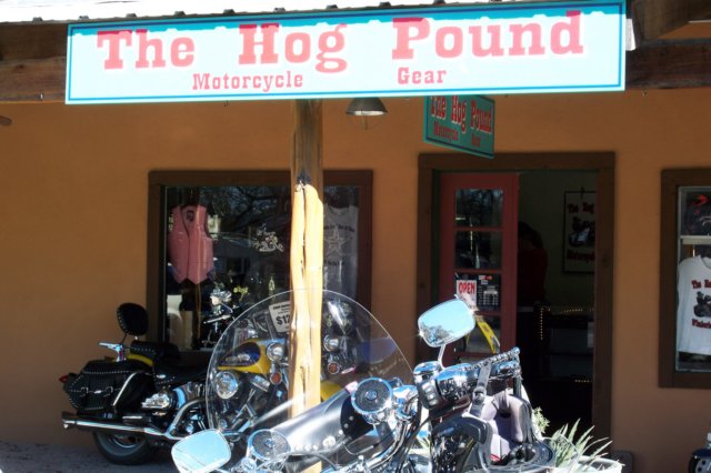 arrivalatthehogpound.jpg