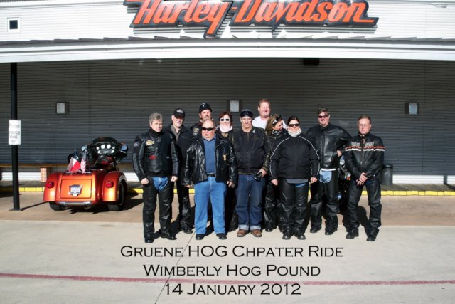 chaptermembersofthehogpoundwimberlyrideacoupleoflatecomersnotinpicatadcoldthatmorning.jpg